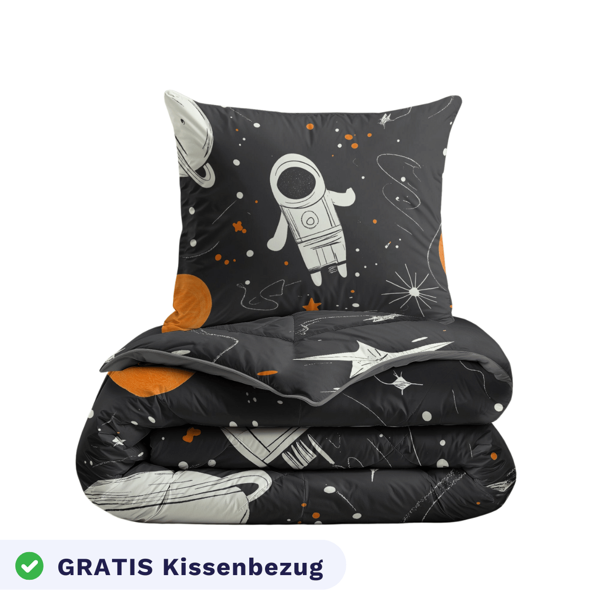 Das Zelesta Kiddybed Baumwolle - Space Man ist ein schwarzes, temperaturregulierendes Bettzeug-Set mit weißen und orangen Weltraum-Motiven wie Astronauten und Planeten. Inklusive kostenlosem Kissenbezug - waschbar für extra Komfort und leichte Reinigung.
