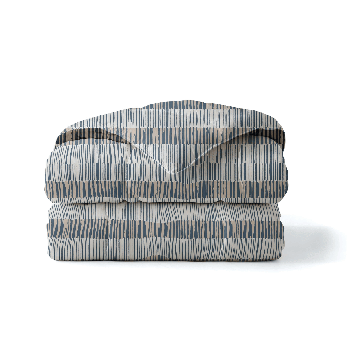 Folded Royalbed Baumwolle - Schachbrettdecke mit Schachbrettmuster in Blau, Grau und Weiß auf weißem Grund - ideal als allergikerfreundliche Bettdecke für erholsamen Schlaf.