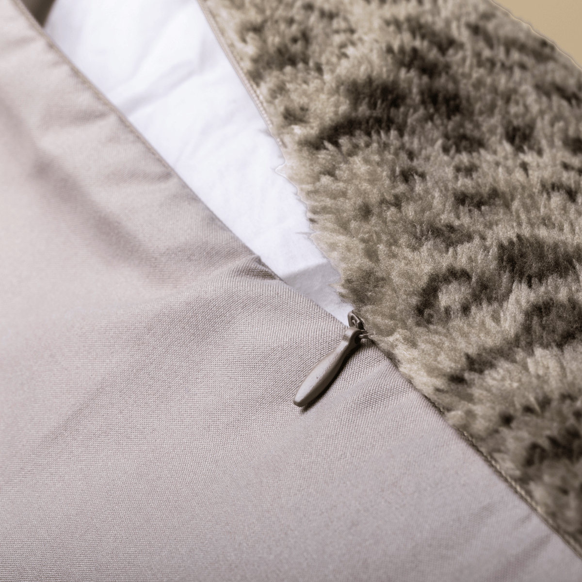 Stimmungsbild vom Zelesta Teddybed Panther Kissenbezüge Set von 2 - Taupe