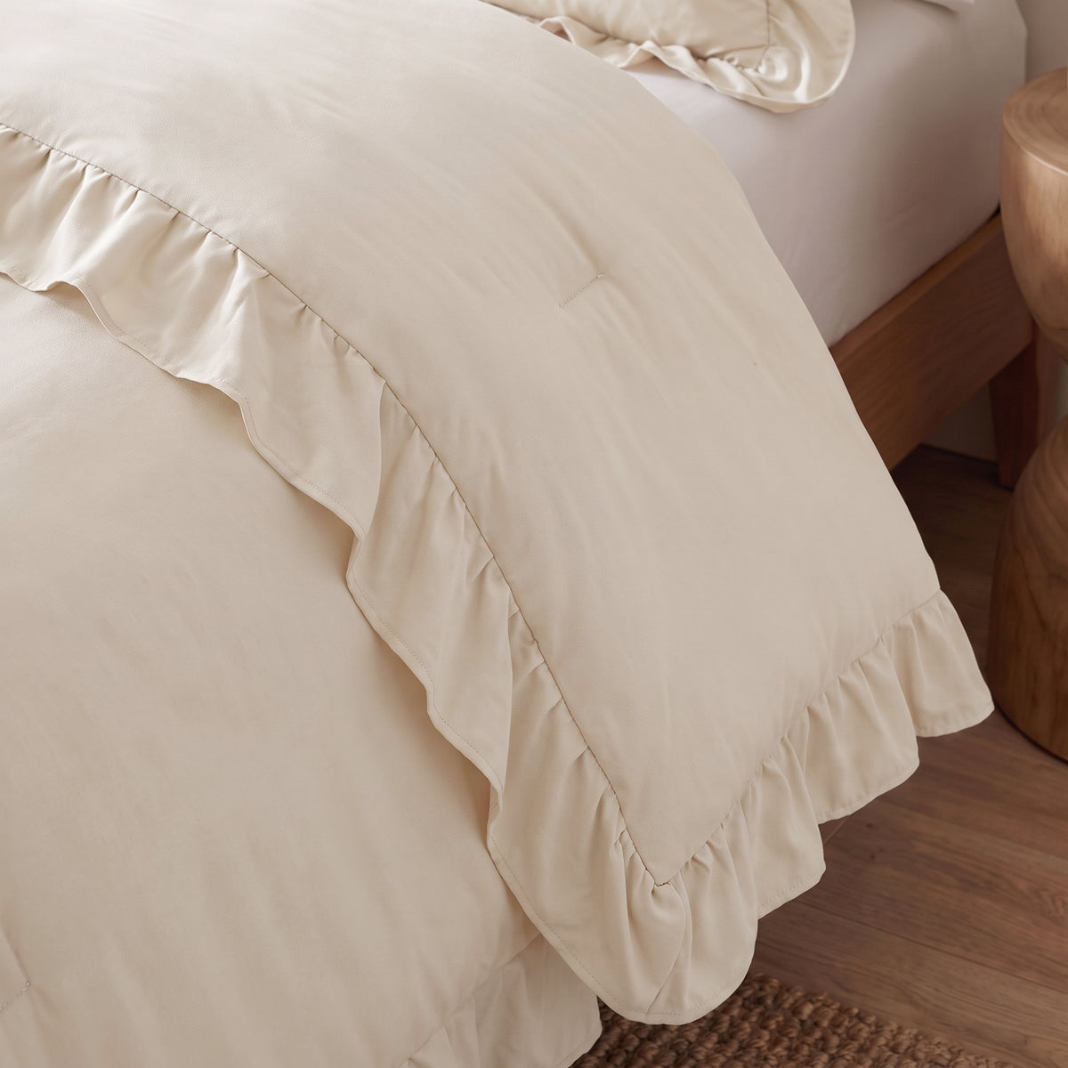Zelesta Everyday Ruffles Bettdecke - Cremeweiß