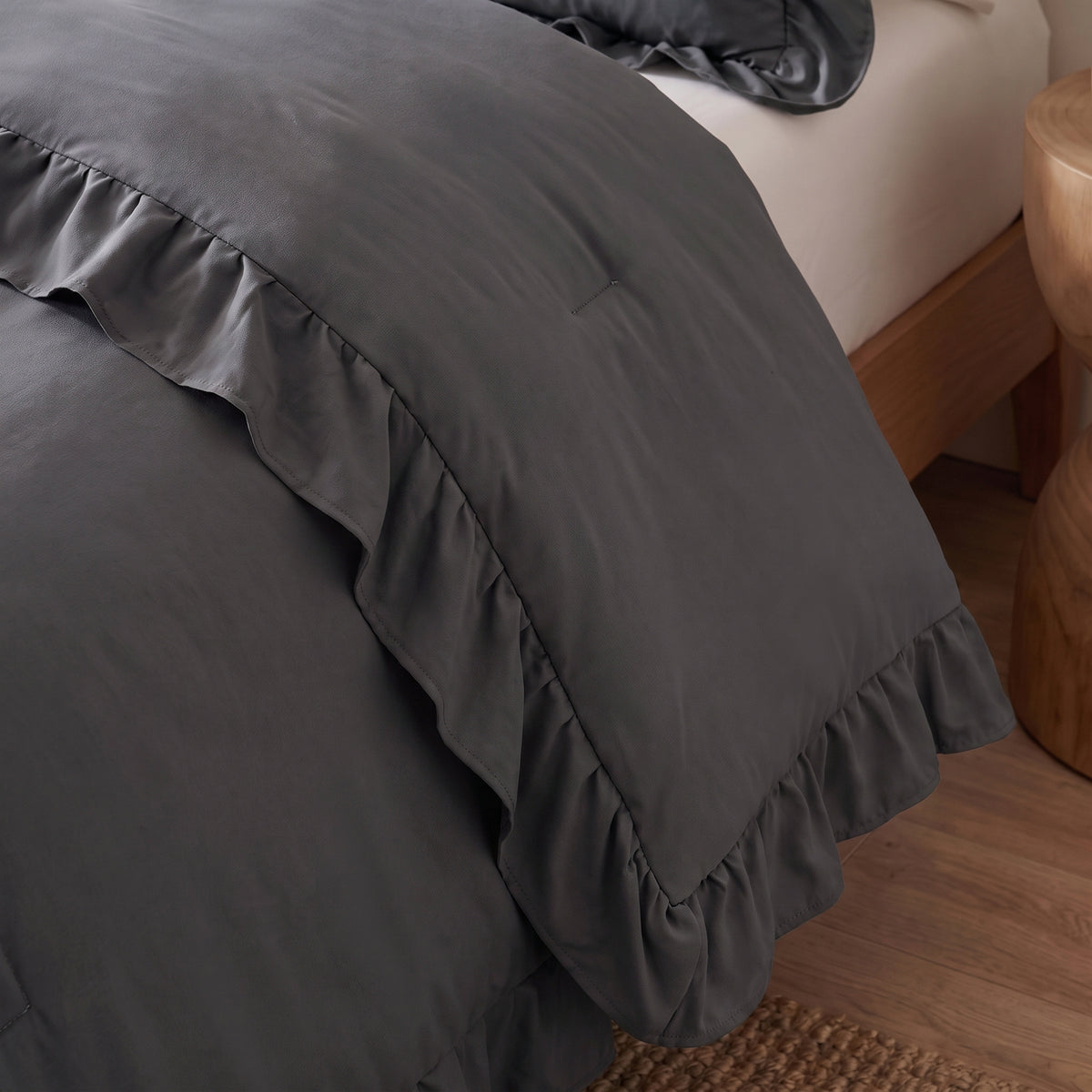 Zelesta Everyday Ruffles Bettdecke - Anthrazit