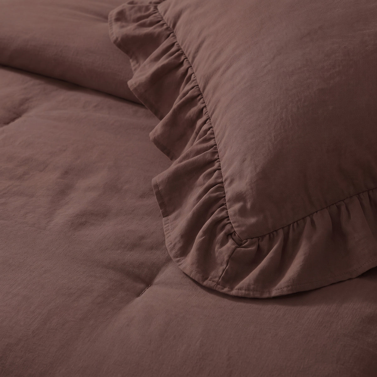Zelesta Everyday Ruffles Bettdecke - Dunkelbraun