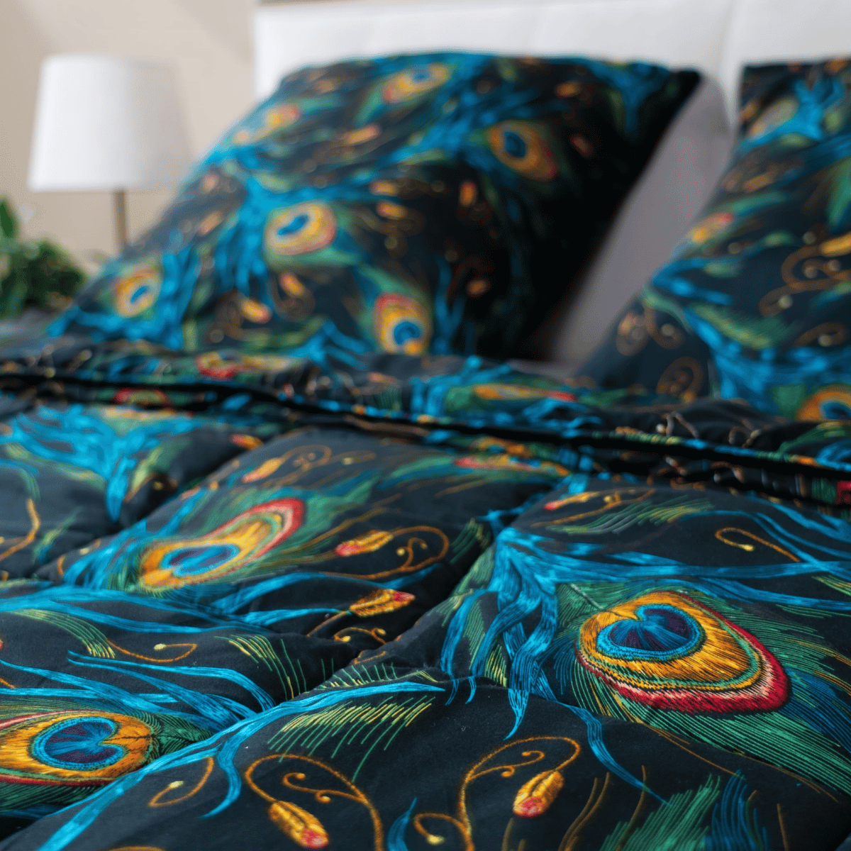 Zelesta Wonderbed Light - Peacock Feathers