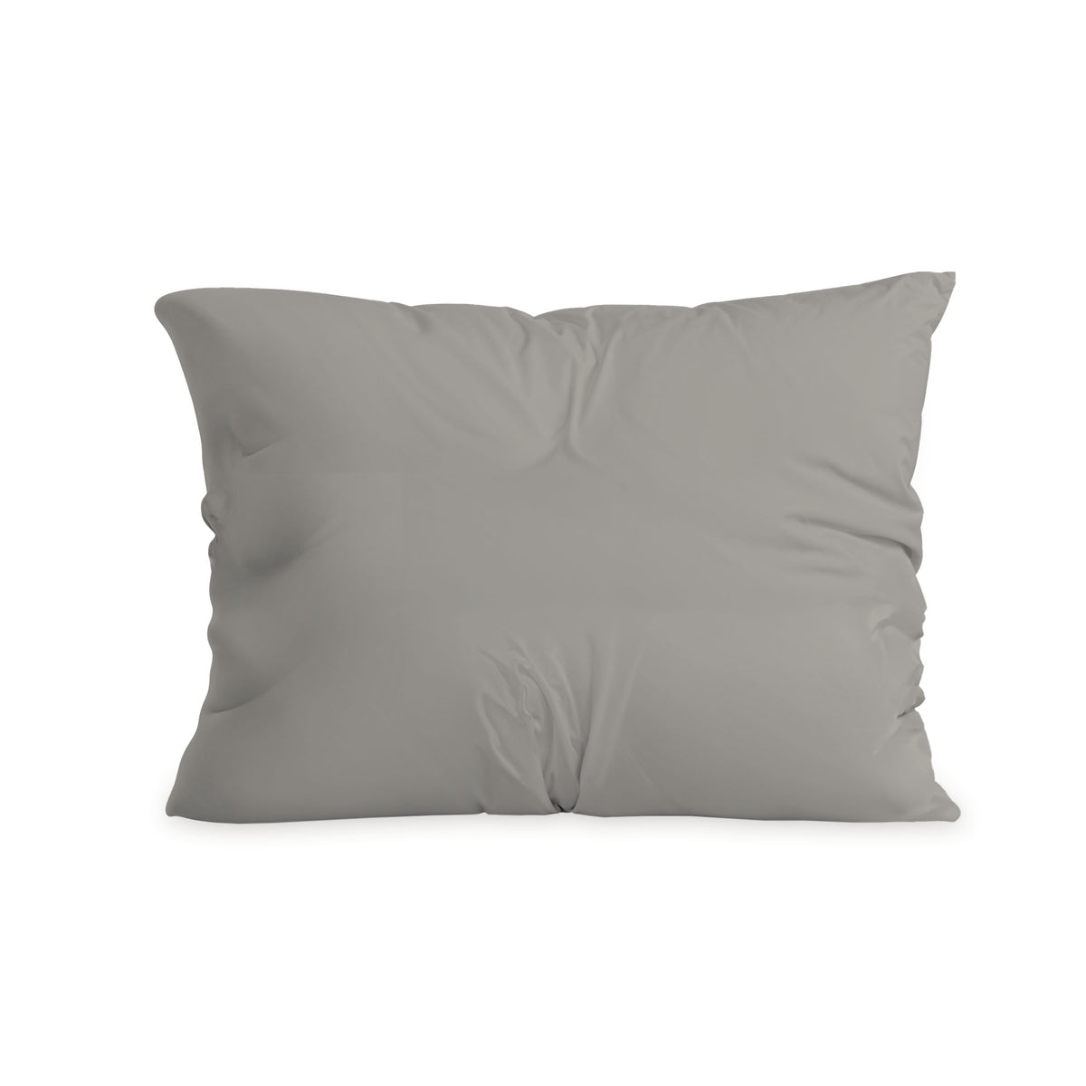 A Zelesta Comfort Duo Kissenbezüge Set von 2 in Grau aus Mikrofaser, mit dezent sichtbaren Falten auf weißem Hintergrund. Ideal für 80x80cm Kissenbezüge.