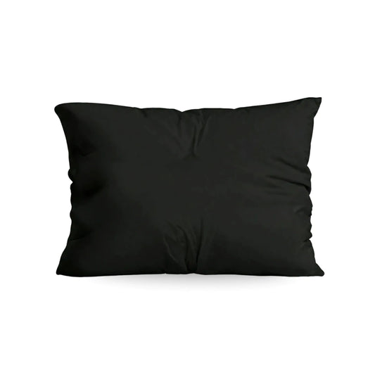 Ein rechteckiges schwarzes Kissen mit leichten Falten, abgebildet auf weißem Hintergrund - ideal für das Zelesta Comfort Uni Kissenbezüge Set von 2 in Schwarz (80x80cm).