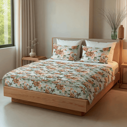 Ein ordentlich gemachtes Bett mit Zelesta Royalbed - Happy Flower Bettwäsche und Kissen, in einem hellen Schlafzimmer mit Holzmöbeln, einem Fenster und Vasen auf den Nachttischen.