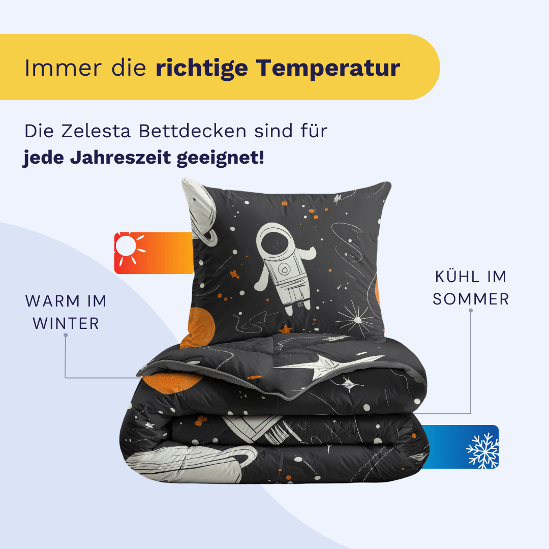 Die Zelesta Kiddybed Baumwolle - Space Man Bettdecke, mit einem Astronauten- und Weltraumdesign, bietet temperaturregulierendes Bettzeug für ganzjährigen Komfort. Der deutsche Text beschreibt den praktischen Nutzen und die Eignung für Kinder.