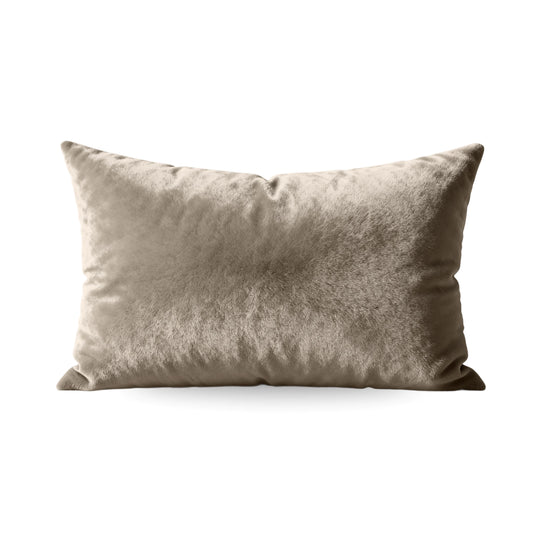 Zelesta Flanel Uni Kissenbezüge Set von 2 in Taupe, rechteckig und 80x80 cm groß, stilvoll vor weißem Hintergrund platziert.
